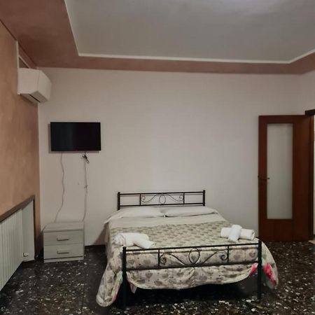 Landlady Airport Orio Bergamo Ida Hotel Orio al Serio Bagian luar foto