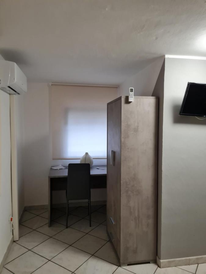 Landlady Airport Orio Bergamo Ida Hotel Orio al Serio Bagian luar foto