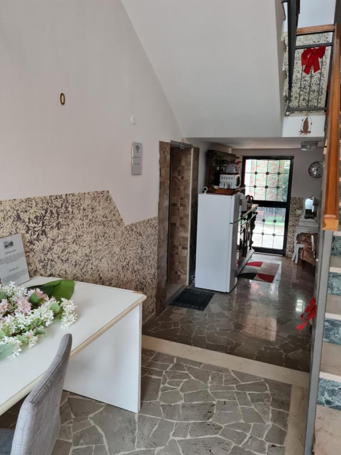 Landlady Airport Orio Bergamo Ida Hotel Orio al Serio Bagian luar foto