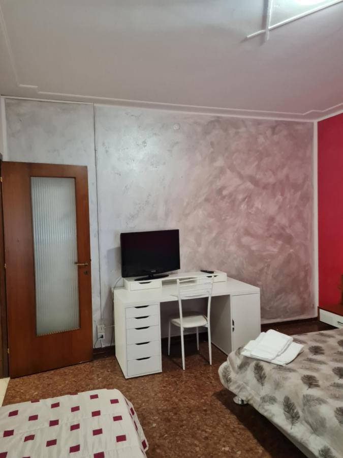 Landlady Airport Orio Bergamo Ida Hotel Orio al Serio Bagian luar foto