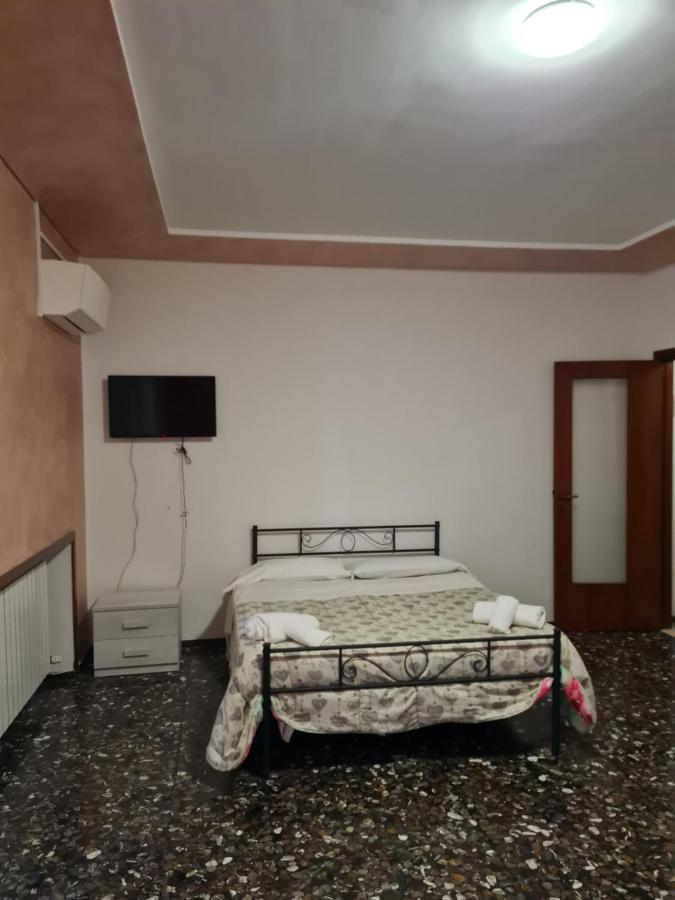 Landlady Airport Orio Bergamo Ida Hotel Orio al Serio Bagian luar foto